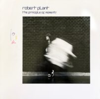 Ook de lp van Robert Plant – The Principle Of Moments koop je op 2ehands lp bij Run4records