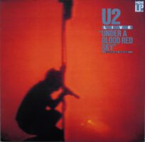 Ook de lp van U2 live - Under a Blood Red Sky koop je bij Run4records