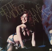 Bette Midler – Live At Last koop je op 2ehands LP bij Run4records