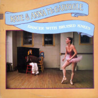 Kate & Anna McGarrigle – Dancer With Bruised Knees koop je op 2ehands LP bij Run4records