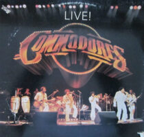Commodores – Live! vind je bij Run4records. Jouw online LP verkoper