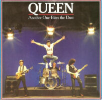 Queen – Another One Bites The Dust koop je op 2ehands vinyl bij jou online store Run4records