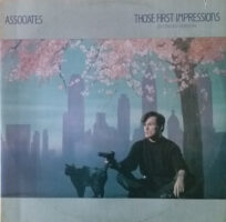 Associates – Those First Impressions koop je op 2ehands vinyl bij jou online store Run4records