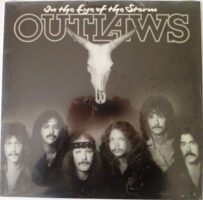 Outlaws – In The Eye Of The Storm vind je bij Run4records. Jouw online LP verkoper