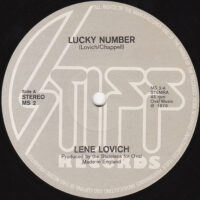 Lene Lovich – Lucky Number wacht op jou bij Run4records. Jouw 2ehands vinyl Site