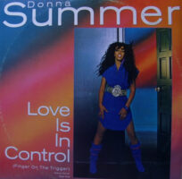 Donna Summer – Love Is In Control koop je op 2ehands vinyl bij jou online store Run4records