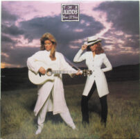Judds – River Of Time wacht op jou bij Run4records. Jouw 2ehands vinyl Site