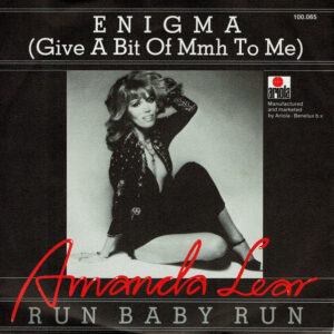 Amanda Lear - Enigma (Give A Bit Of Mmh To Me) tweedehands 7 inch LP bij Run4Records