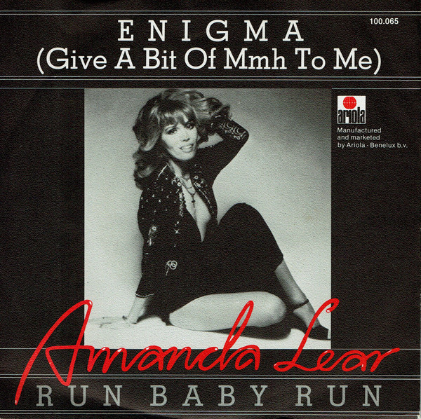 Amanda Lear - Enigma (Give A Bit Of Mmh To Me) tweedehands 7 inch LP bij Run4Records