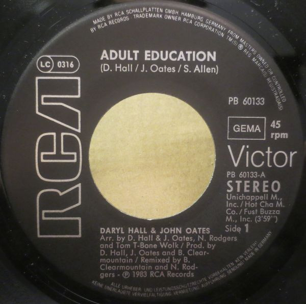 Daryl Hall & John Oates - Adult Education tweedehands 7 inch LP bij Run4Records