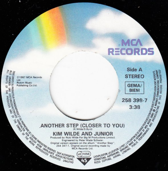 Kim Wilde, Junior (2) - Another Step (Closer To You) tweedehands 7 inch LP bij Run4Records